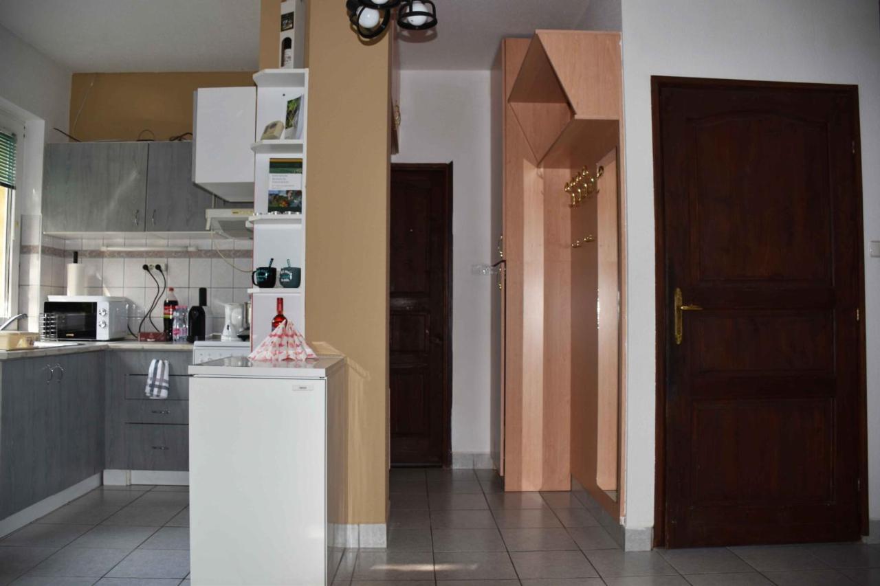 Apartment Pilikan - Park, Agroturism, Vineyard & Farm